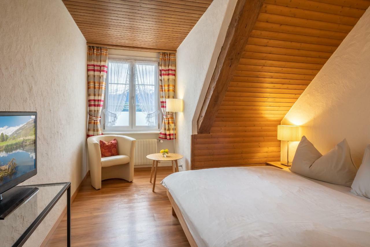 Neuhaus Golf- & Strandhotel Unterseen المظهر الخارجي الصورة